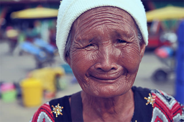 Old-Lady-With-Wrinkles-And-Smile