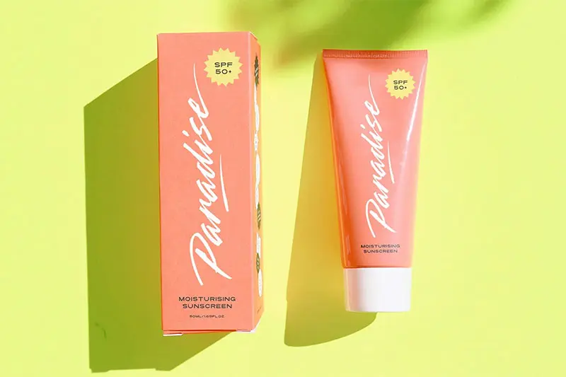 ViMMEKkm-beach-club-retro-brush-font